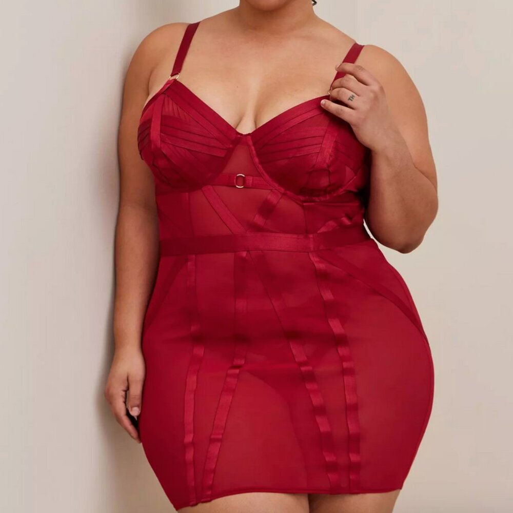 NWT TORRID  Cut Out Strappy Chemise Red Size 3